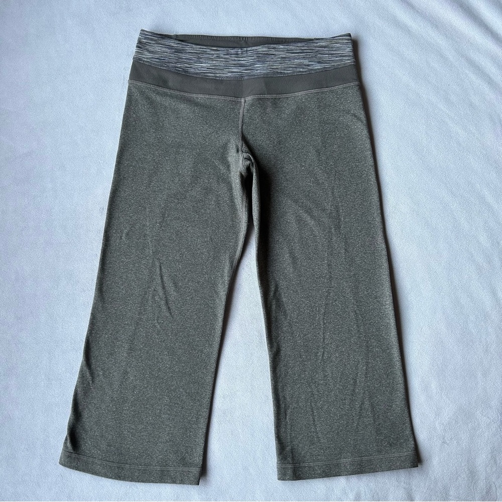 Lululemon ~ Groove Crop ~ Heathered Wren ~ Women’s Size 6